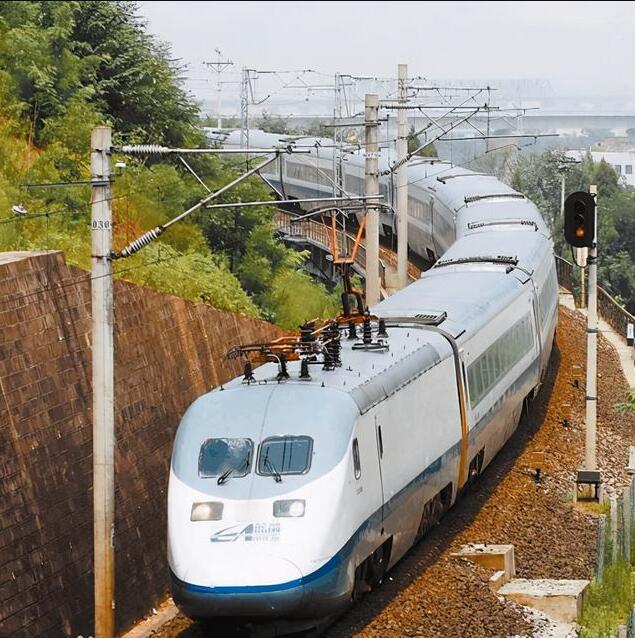 “蓝箭号”动车组