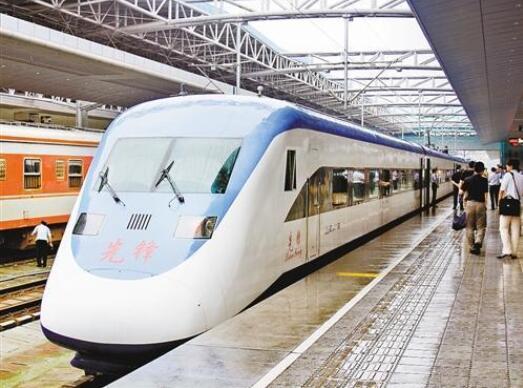 “先锋号”动车组